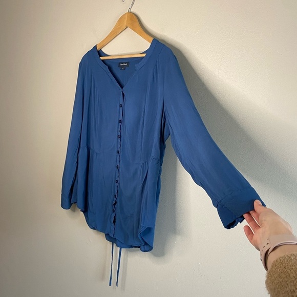 Modcloth Trusty Travel Blue Button Up Blouse, size 2X - Picture 4 of 9